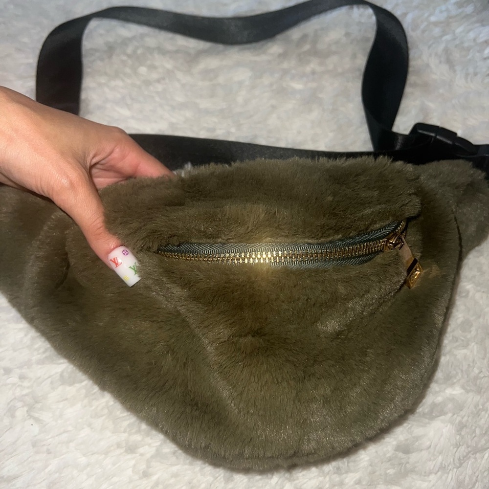Furry fashionnova Fanny pack